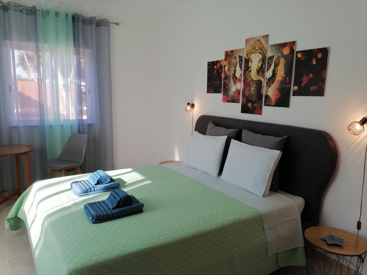 Azimute Guest House อัลเจซูร์ ภายนอก รูปภาพ