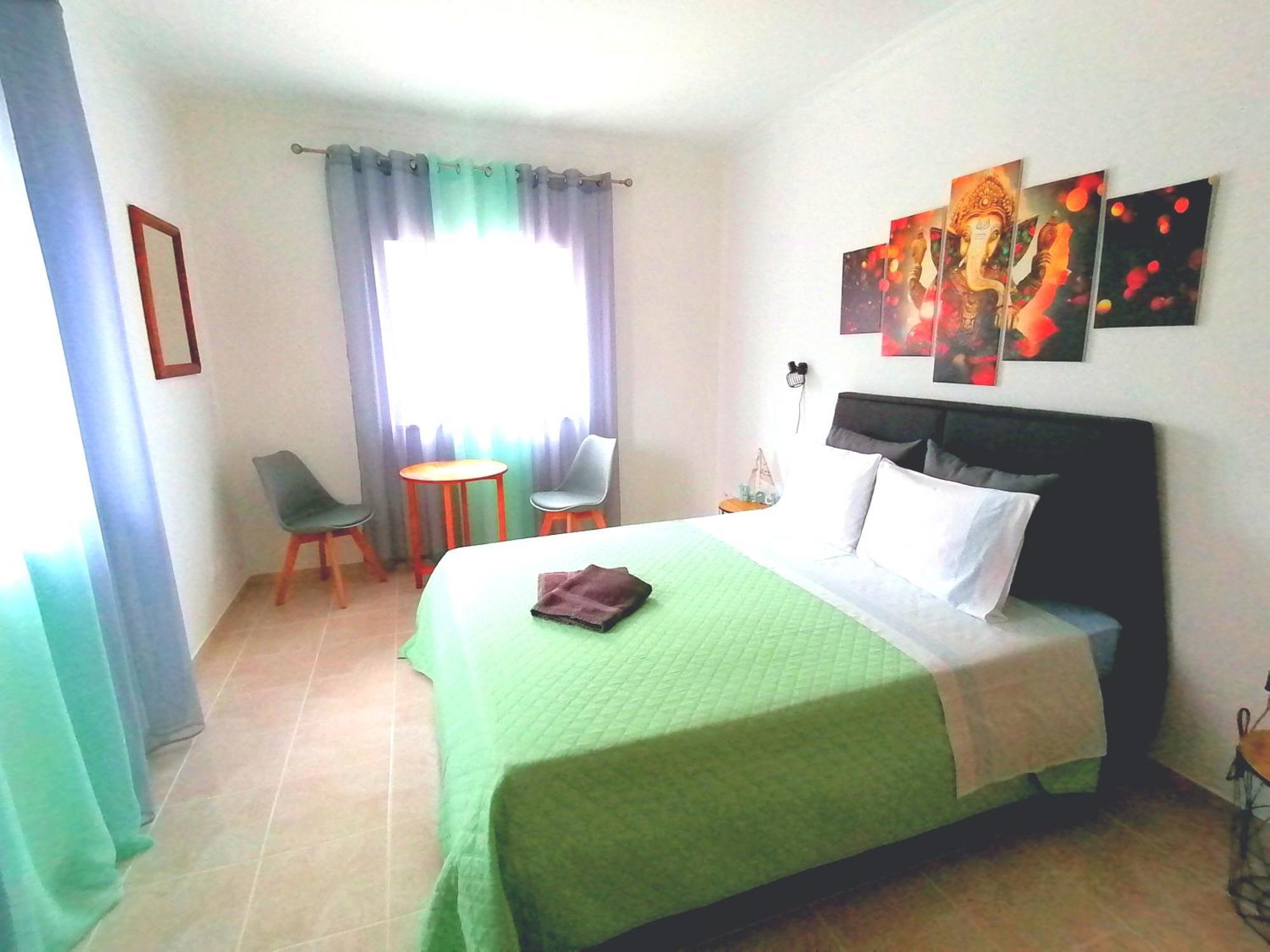 Azimute Guest House อัลเจซูร์ ภายนอก รูปภาพ