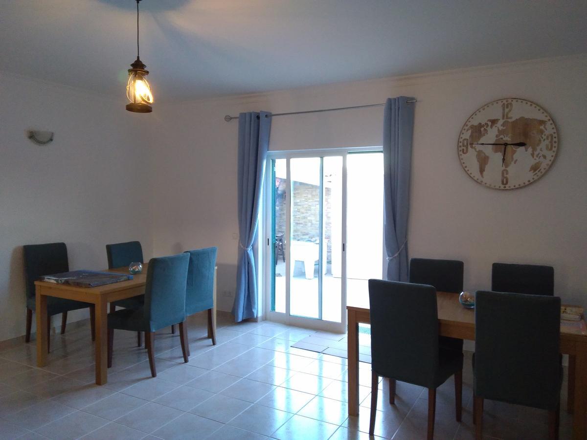 Azimute Guest House อัลเจซูร์ ภายนอก รูปภาพ