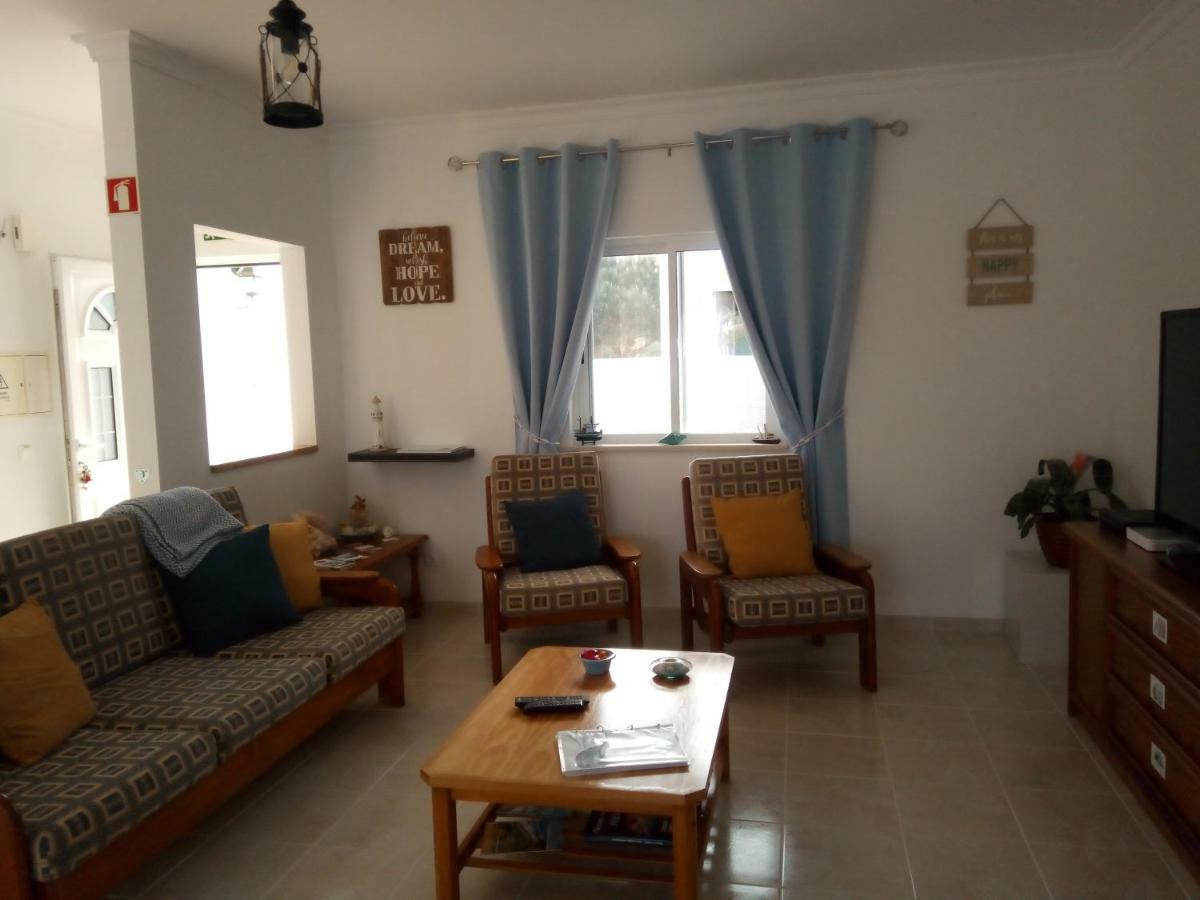 Azimute Guest House อัลเจซูร์ ภายนอก รูปภาพ